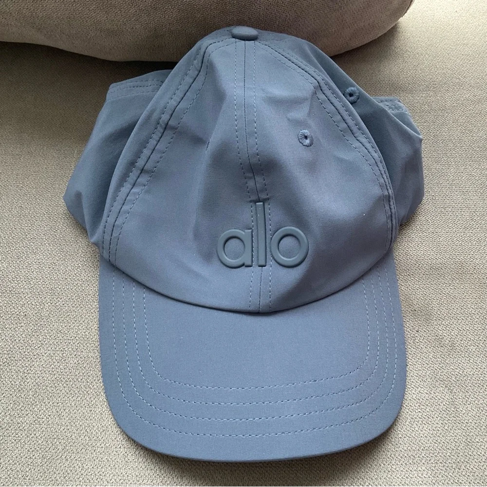 Alo Yoga Performance Off-Duty Cap Bluestone